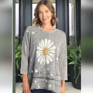 Jess & Jane Happy Days Tunic Top Floral Artsy USA Gray Daisy Cotton Slub Shirt S
